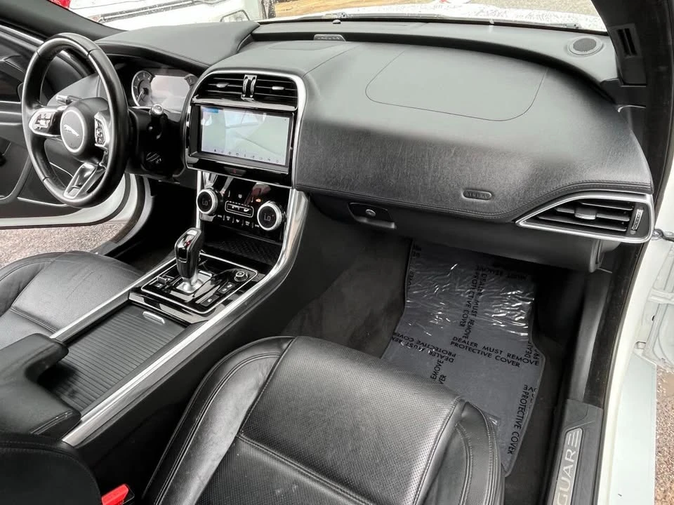 2020 Jaguar XE - Image 20 of 20