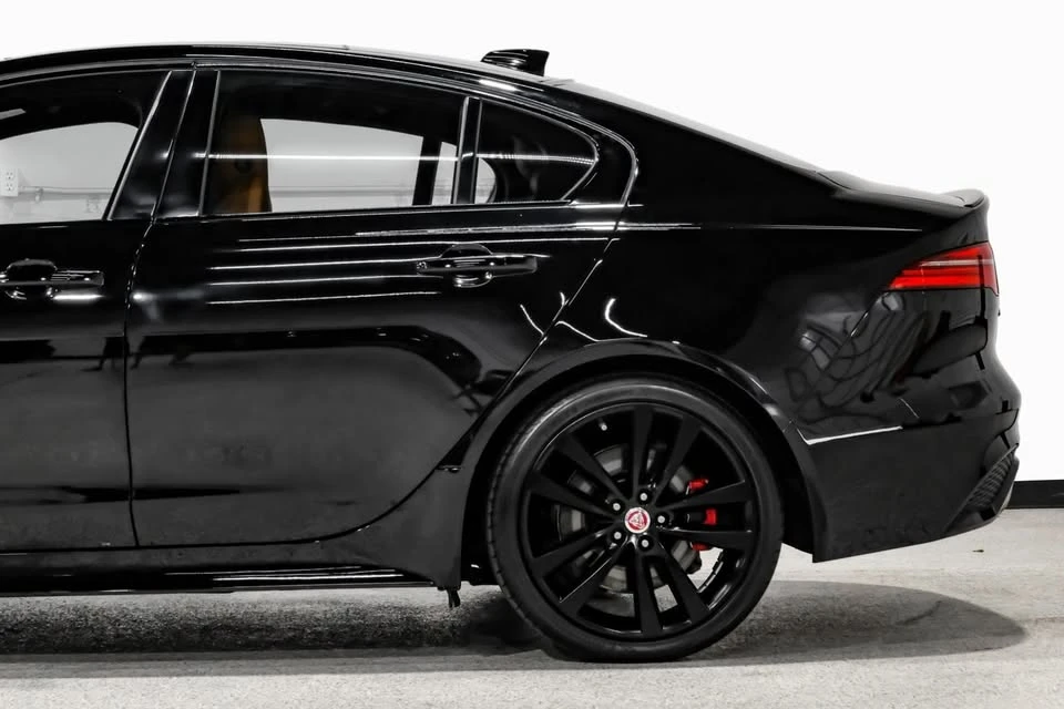 2020 Jaguar XE - Image 19 of 20