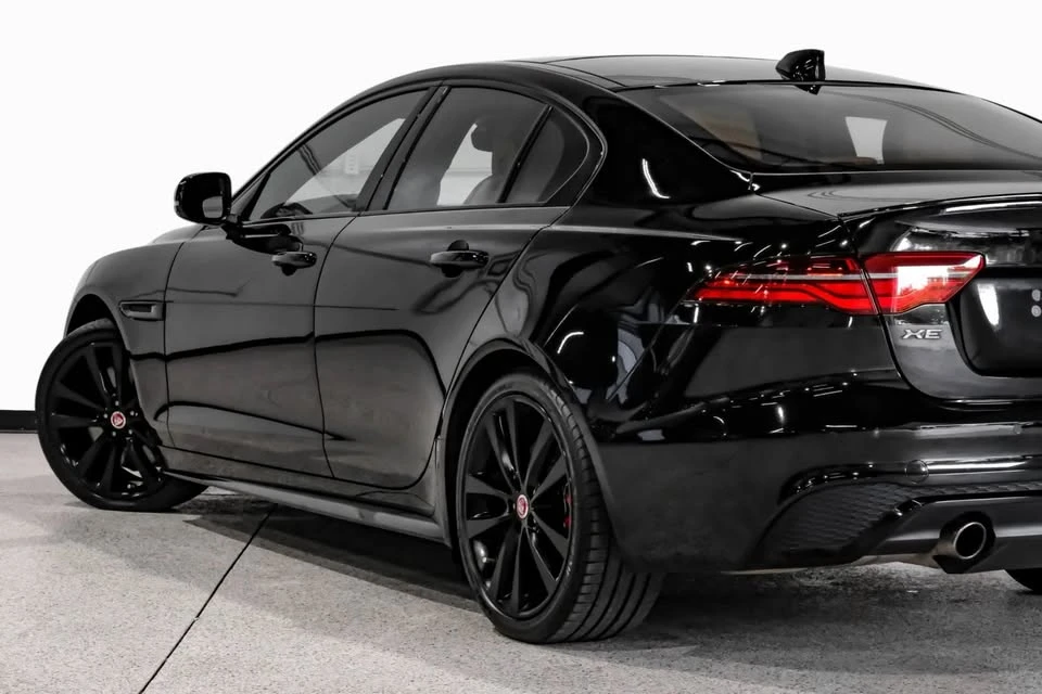 2020 Jaguar XE - Image 16 of 20