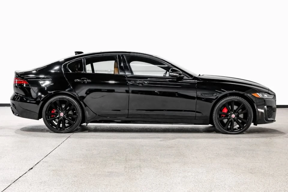 2020 Jaguar XE - Image 5 of 20