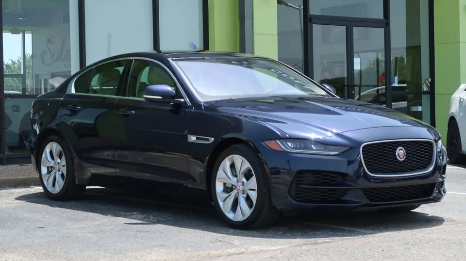 2020 Jaguar XE - Image 5 of 20