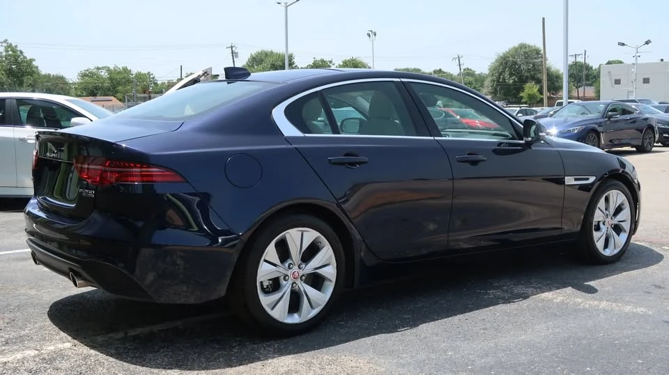 2020 Jaguar XE - Image 14 of 20