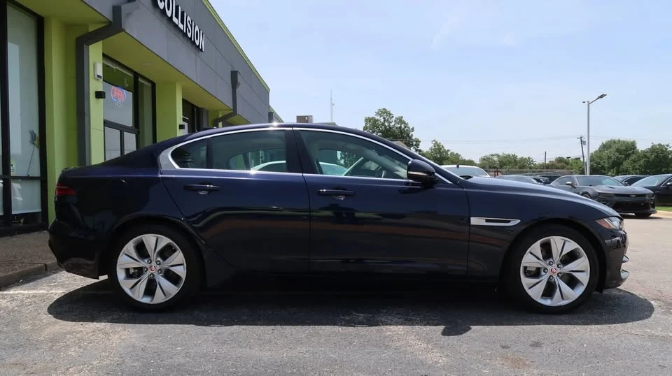 2020 Jaguar XE - Image 8 of 20