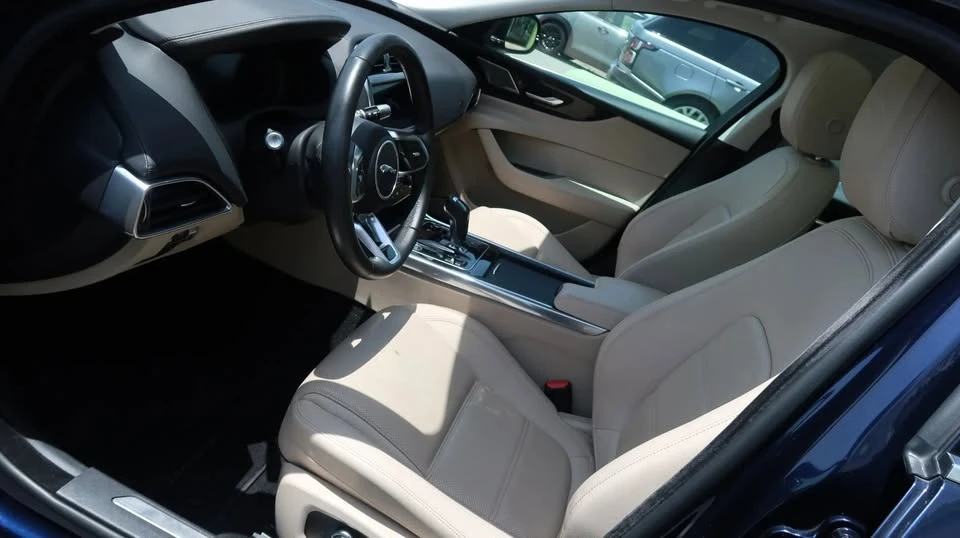 2020 Jaguar XE - Image 16 of 20