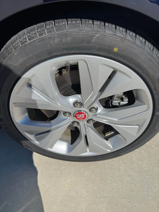 2020 Jaguar XE - Image 6 of 8