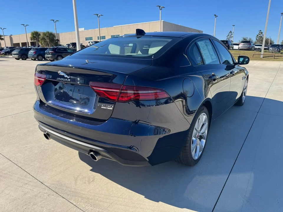 2020 Jaguar XE - Image 2 of 8