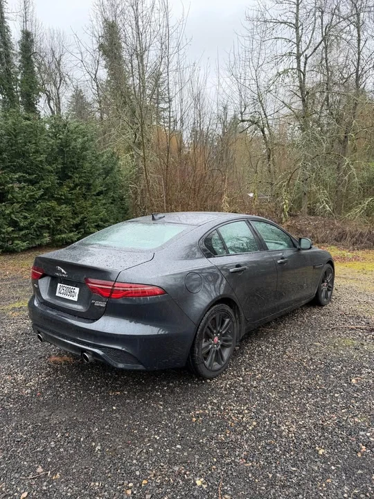 2020 Jaguar XE - Image 6 of 15