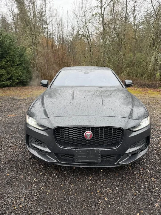 2020 Jaguar XE - Image 2 of 15