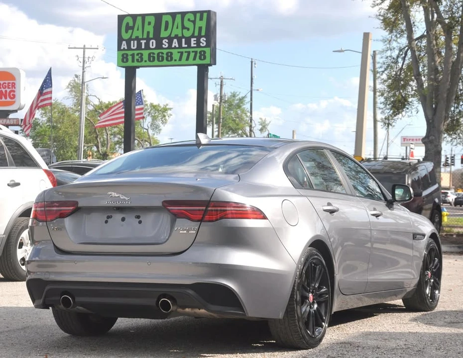 2020 Jaguar XE - Image 15 of 20