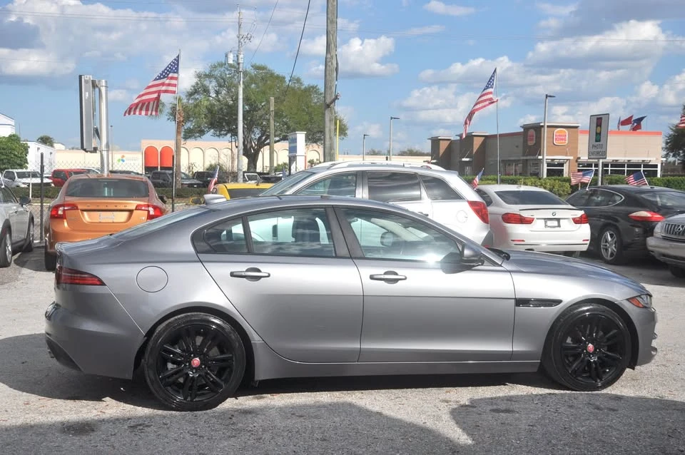 2020 Jaguar XE - Image 16 of 20
