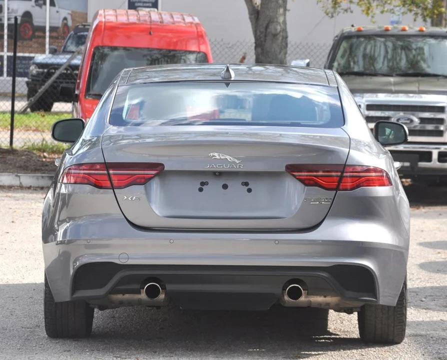 2020 Jaguar XE - Image 12 of 20