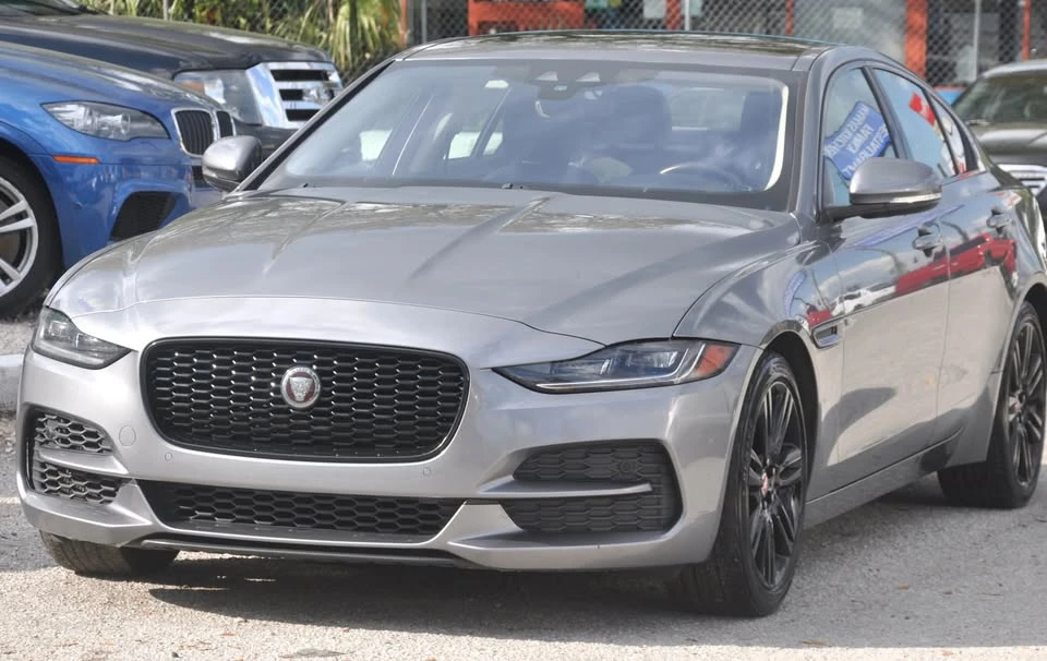 2020 Jaguar XE - Image 7 of 20