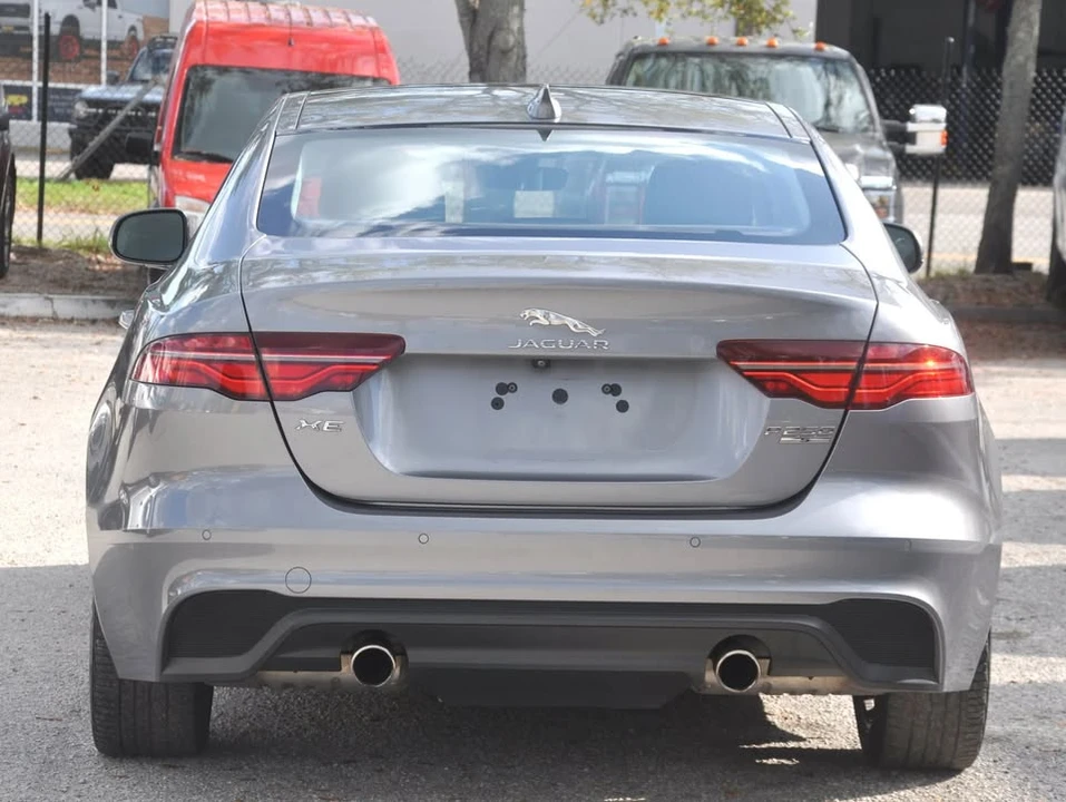 2020 Jaguar XE - Image 11 of 20