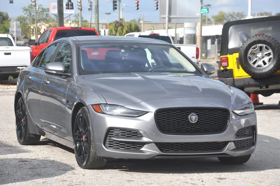 2020 Jaguar XE - Image 6 of 20