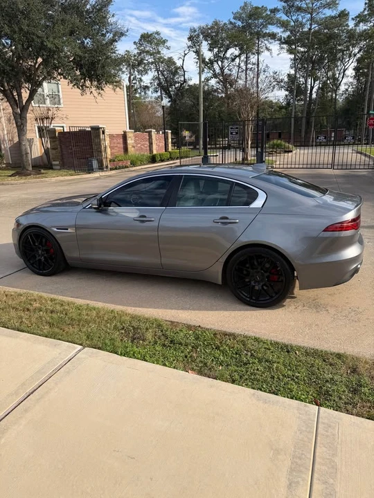 2020 Jaguar XE - Image 6 of 18
