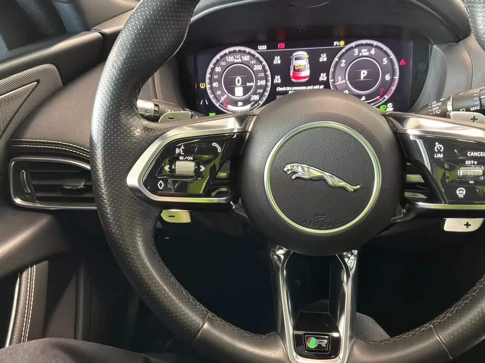 2020 Jaguar XE - Image 12 of 18