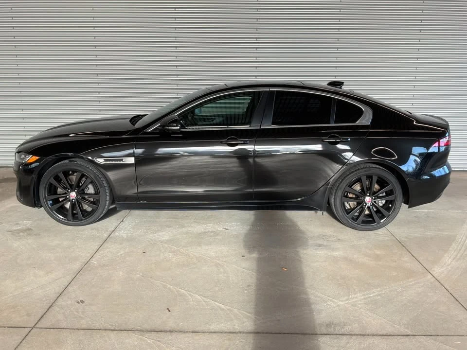 2020 Jaguar XE - Image 7 of 18