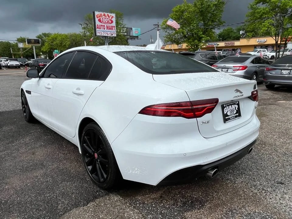 2020 Jaguar XE - Image 4 of 19