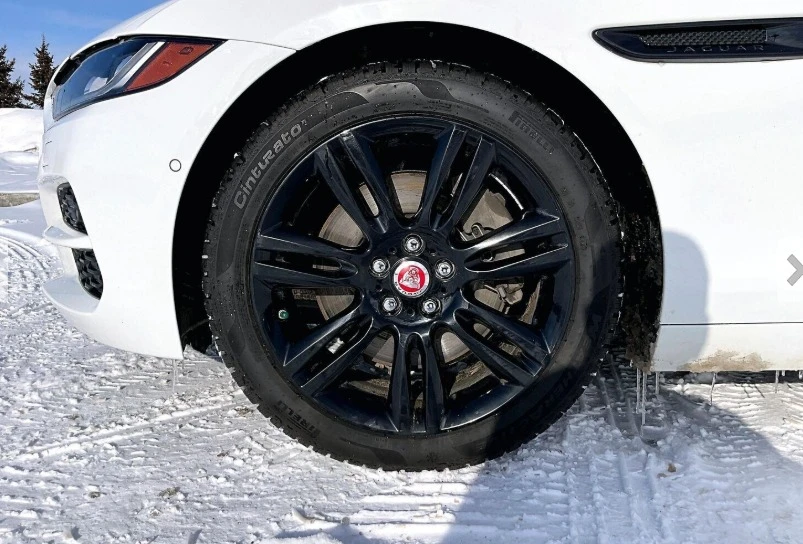 2020 Jaguar XE - Image 6 of 6