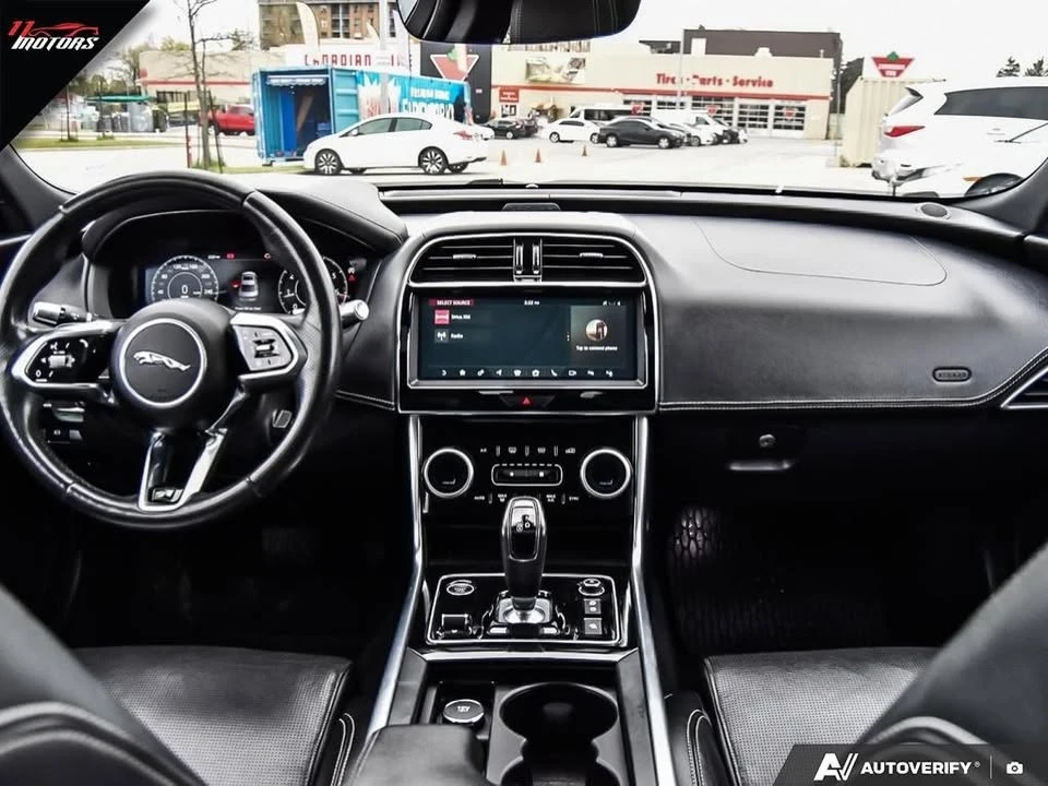 2020 Jaguar XE - Image 9 of 20
