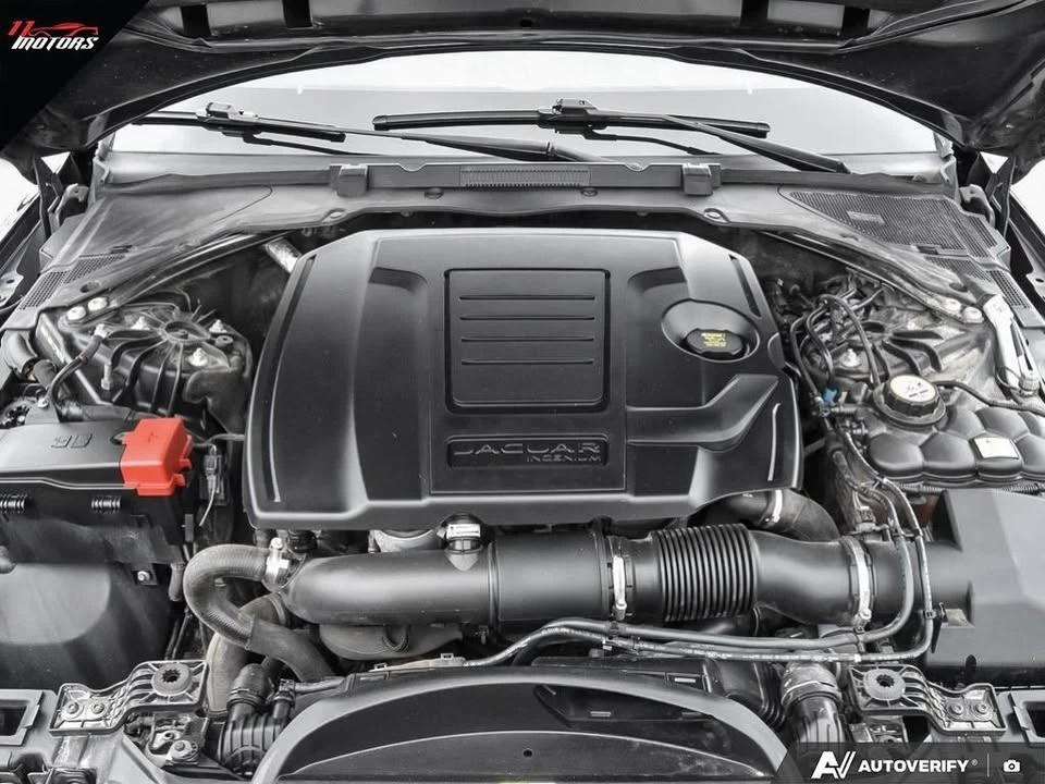 2020 Jaguar XE - Image 19 of 20