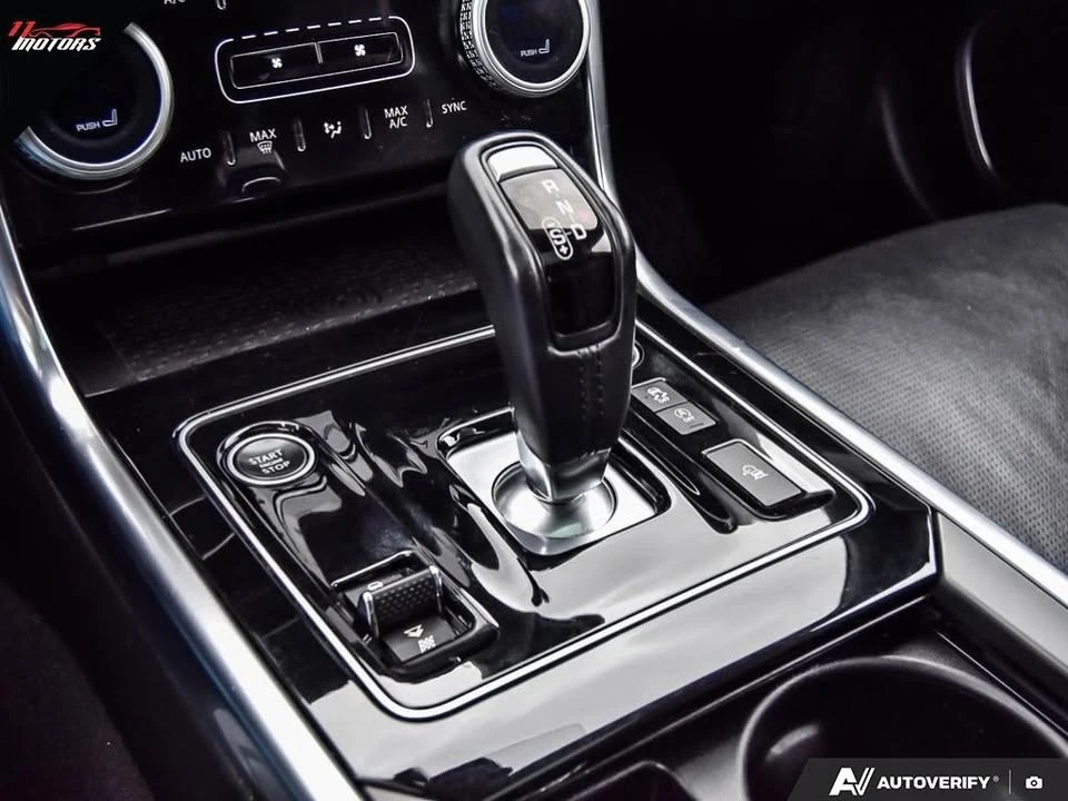 2020 Jaguar XE - Image 14 of 20
