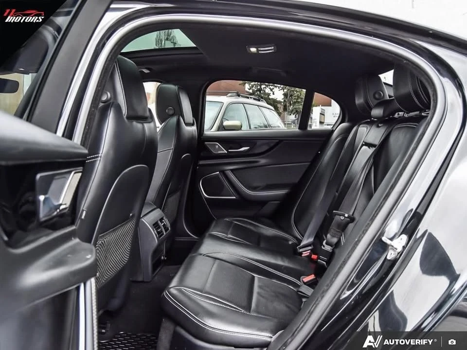 2020 Jaguar XE - Image 18 of 20