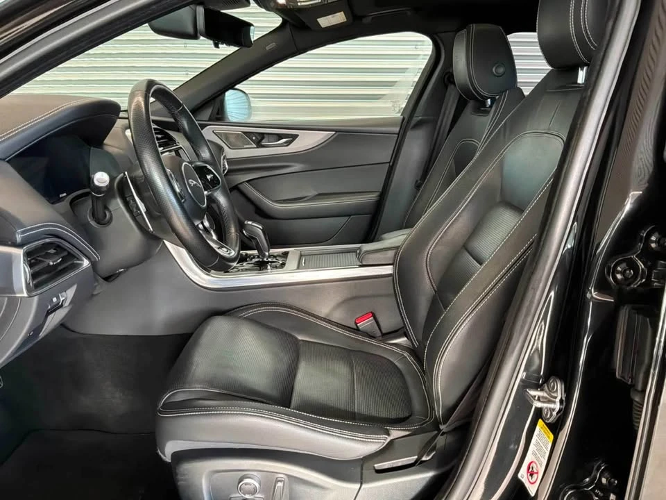2020 Jaguar XE - Image 8 of 13