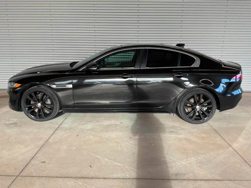 2020 Jaguar XE - Image 10 of 13