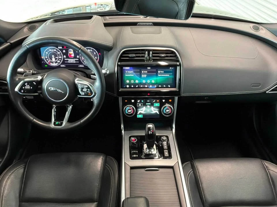 2020 Jaguar XE - Image 7 of 13