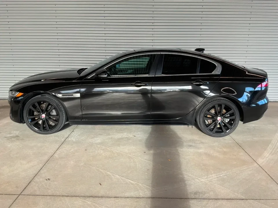 2020 Jaguar XE - Image 3 of 7