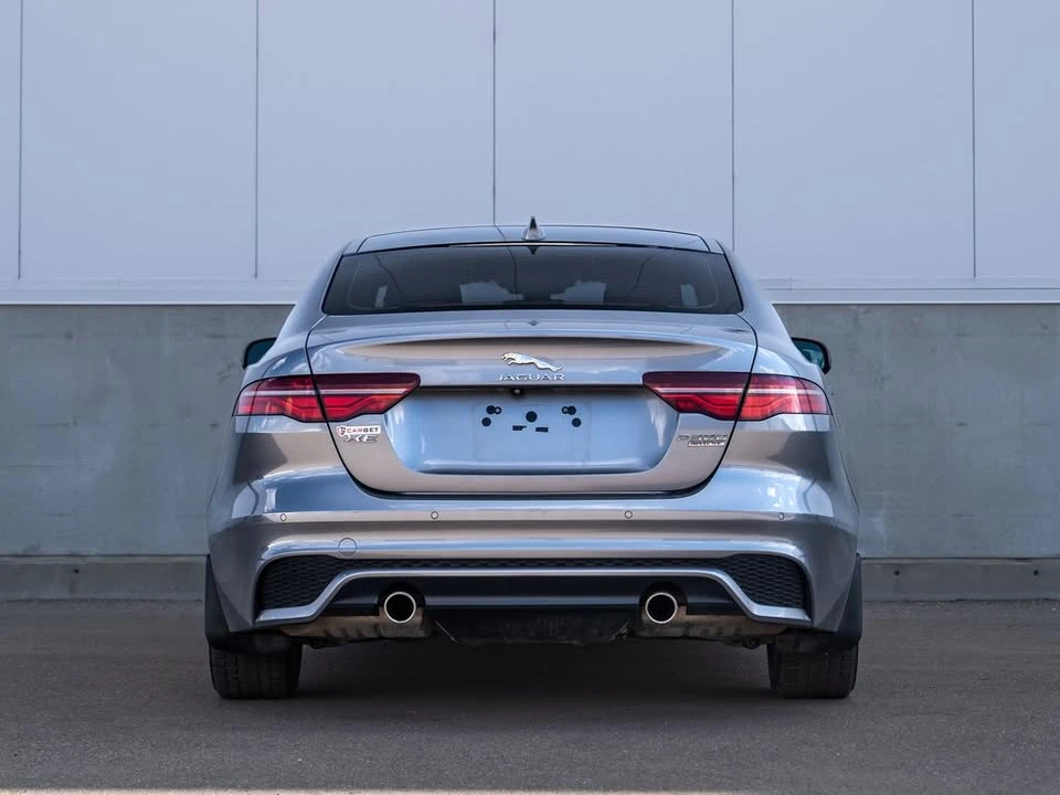 2020 Jaguar XE - Image 7 of 20