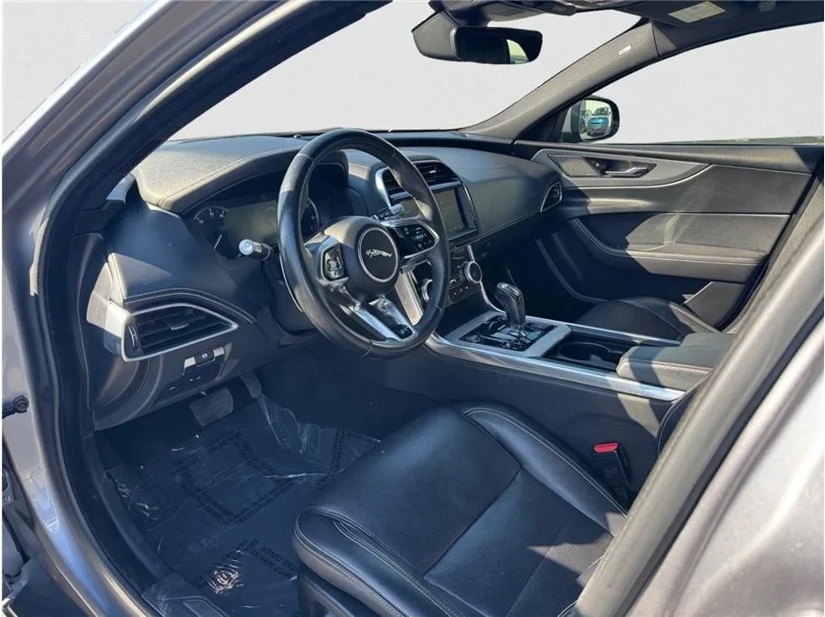 2020 Jaguar XE - Image 2 of 6