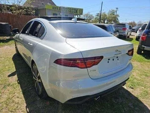 2020 Jaguar XE - Image 4 of 10