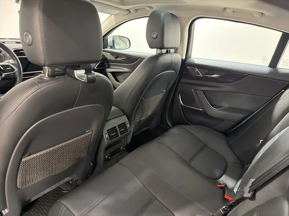 2020 Jaguar XE - Image 12 of 20