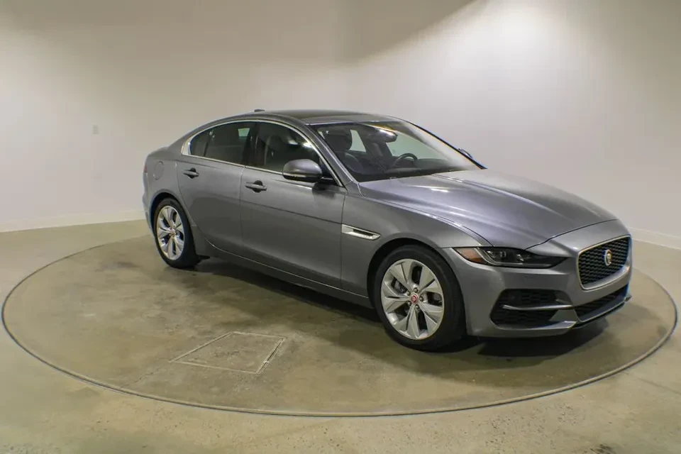 2020 Jaguar XE - Image 2 of 20