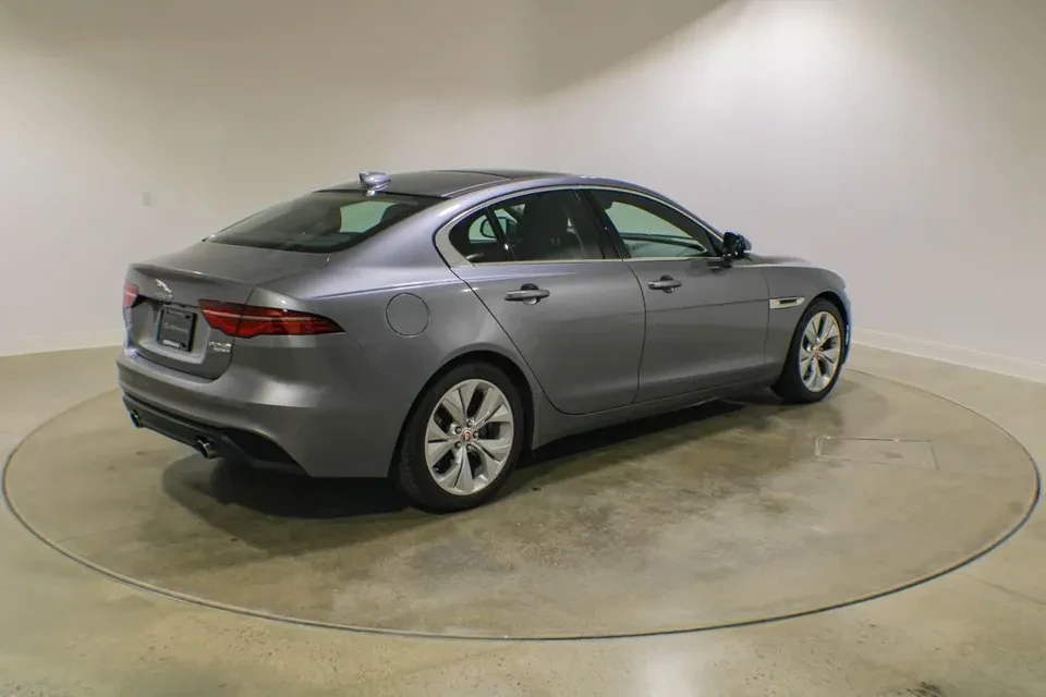2020 Jaguar XE - Image 6 of 20