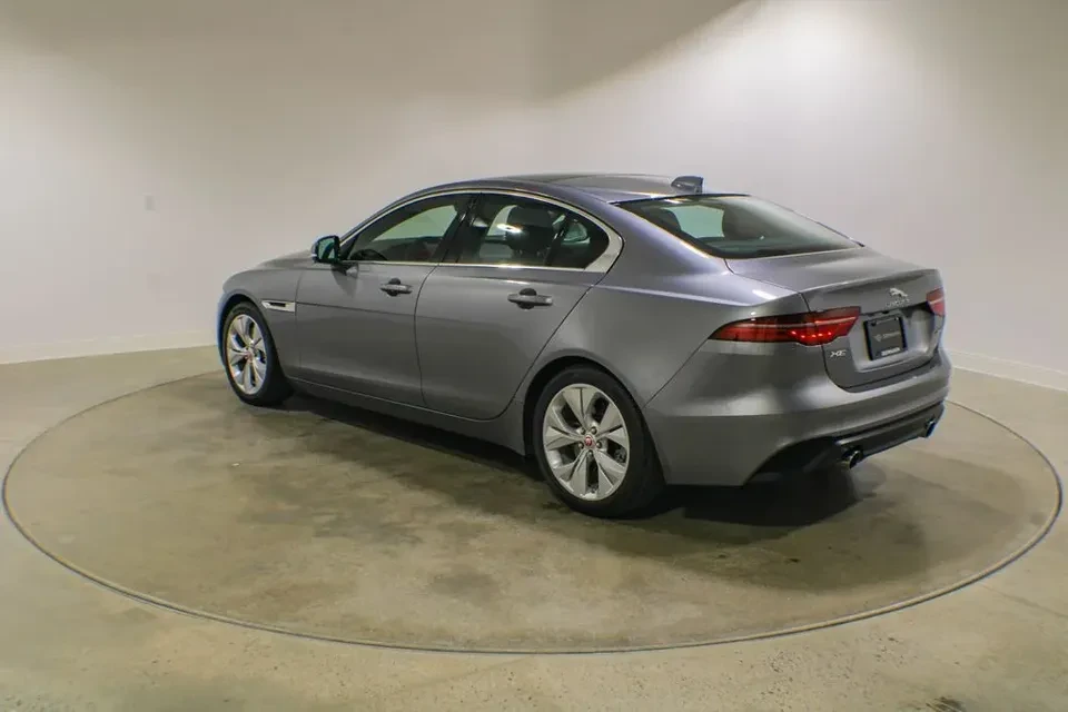 2020 Jaguar XE - Image 7 of 20