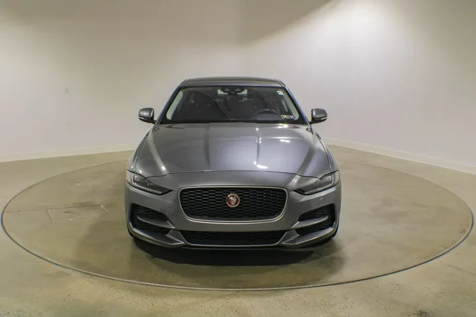 2020 Jaguar XE - Image 3 of 20