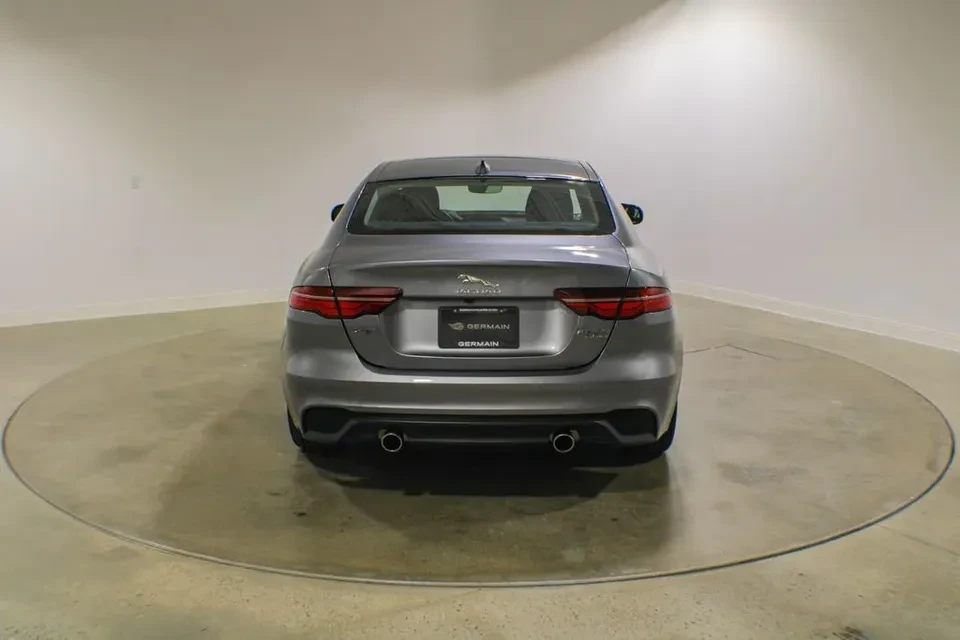 2020 Jaguar XE - Image 8 of 20