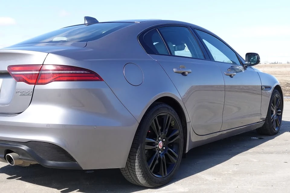 2020 Jaguar XE - Image 3 of 19