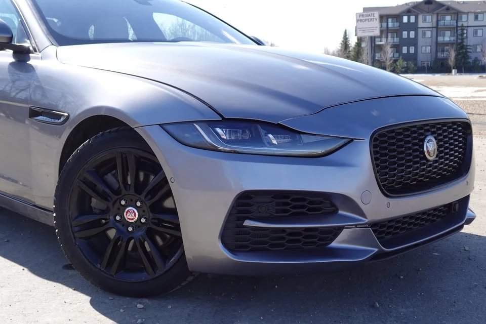 2020 Jaguar XE - Image 5 of 19