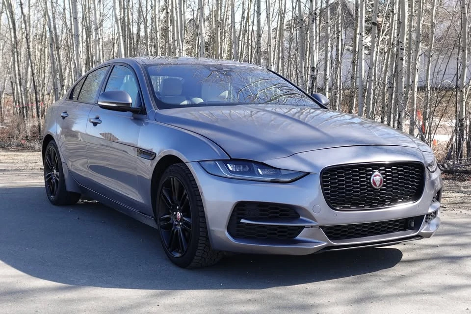 2020 Jaguar XE - Image 6 of 19