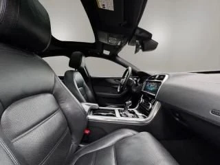 2020 Jaguar XE - Image 19 of 19