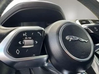 2020 Jaguar XE - Image 5 of 19