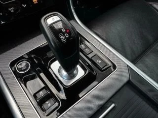 2020 Jaguar XE - Image 6 of 19