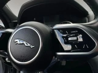 2020 Jaguar XE - Image 4 of 19