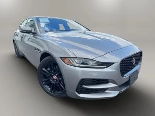 2020 Jaguar XE - Image 10 of 19