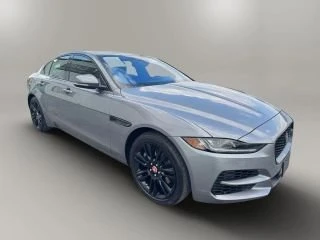 2020 Jaguar XE - Image 11 of 19