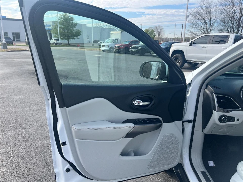 2020 Jeep KL Cherokee - Image 27 of 31